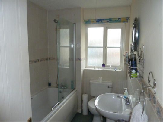 2 bedroom terraced house to rent - Photo 1
