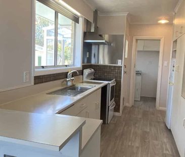 Tidy 3 Bedroom home for rent - Photo 3