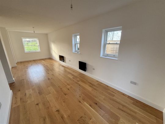 The Orchards, Ringmer BN8 5FR - Photo 1