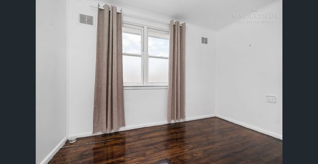 Comfortable & Convenient 3-Bedroom Home - Photo 1