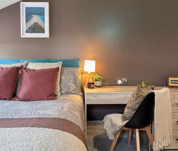 6 bedroom terraced house to rent - Photo 1