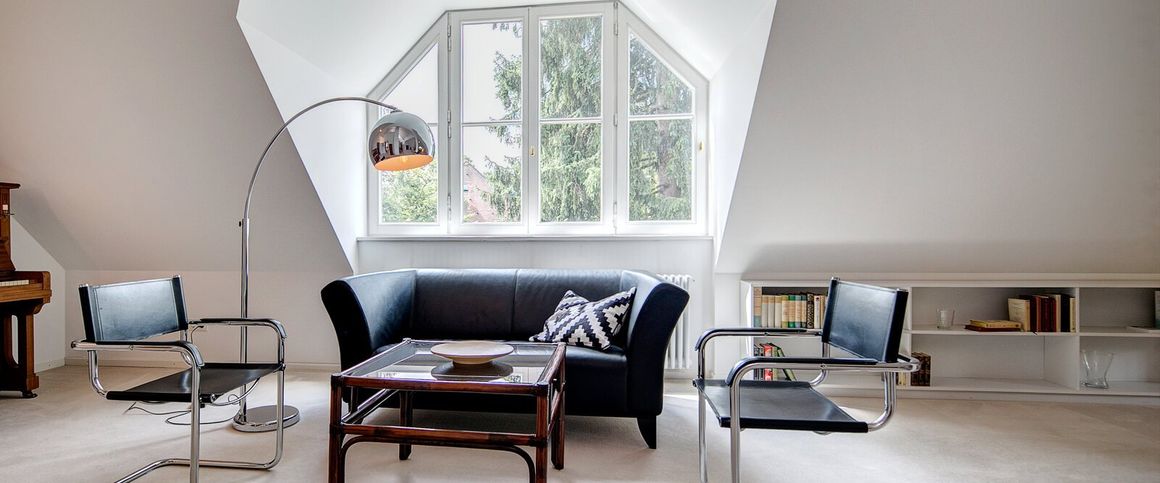 Sunny and quiet attic apartment for rent - Photo 1