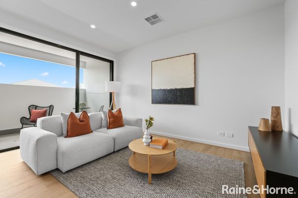 Contemporary Comfort & Convenience in a Prime Location - Photo 1