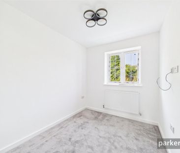 3 bedroom end of terrace house to rent - Photo 3