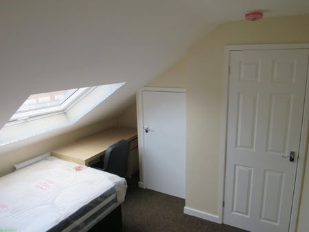 5 bedroom terraced house to rent - Photo 2
