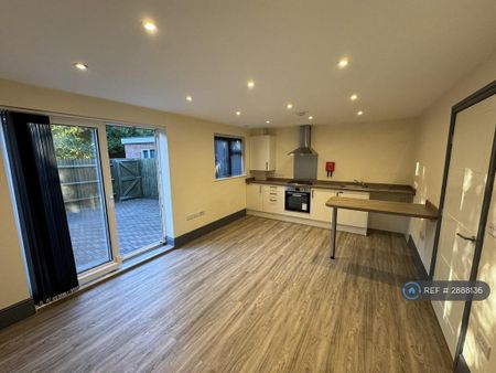 1 bedroom flat to rent - Photo 3