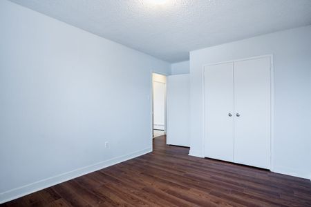 Davisville Village Apartments - Photo 2