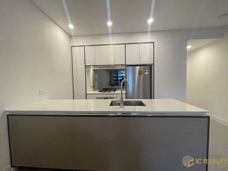 “Stunning 2-Bedroom plus Study Apartment in Parramatta” - Photo 2