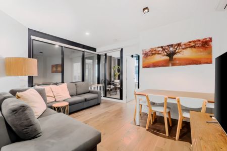 2 Bed, 1 Bath - Photo 2