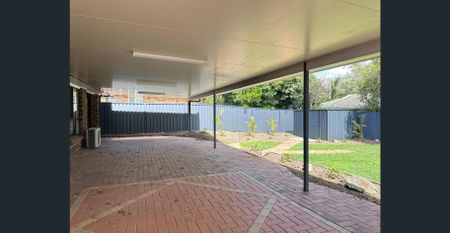 Fully renovated beautiful home! - Photo 3