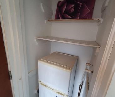 Room in a Shared House, Clovelly Road, SO14 - Photo 5