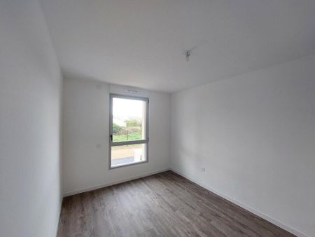 location Appartement T2 DE 45.63m² À POITIERS - Photo 2