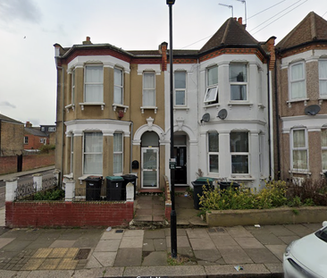 2 bedroom flat to let - Photo 6