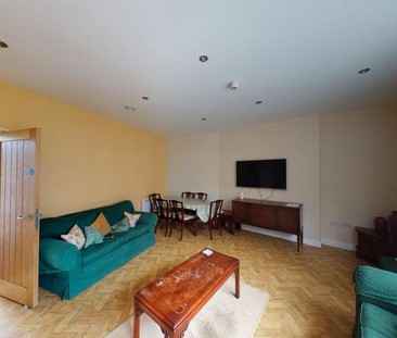 6 bedroom townhouse to rent - Photo 1