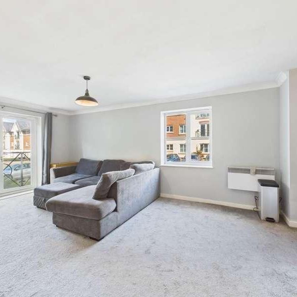 Viridian Square, Aylesbury, HP21 - Photo 1