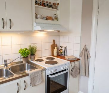 Charmig, nymålad tvåa längst upp - Photo 2