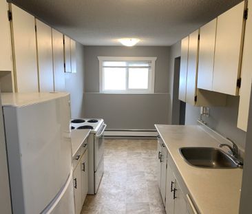 Martin Bruce Manor – 3609 Chaben Place - Photo 4