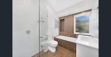 Tranquil Home with Modern Comforts and Scenic Views - Photo 5