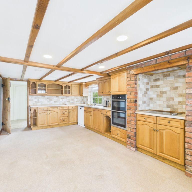 4 bedroom detached house to rent - Photo 1