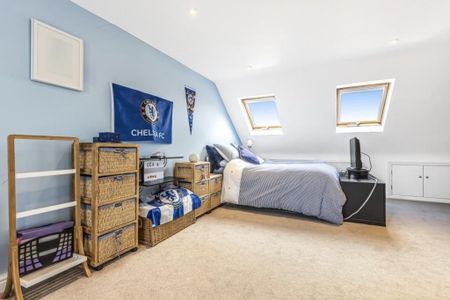 4 bedroom detached house to rent - Photo 3