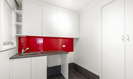 Stunning Family Home! - Photo 4