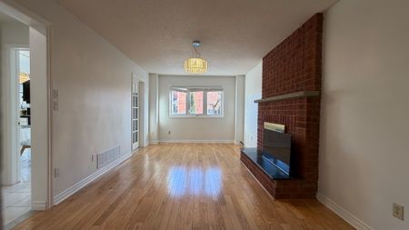 For Lease - 31 Goldhawk Trail, Toronto, Ontario - Photo 4