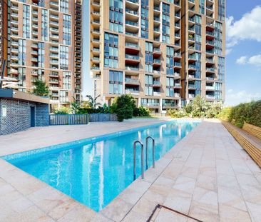 City Skyline & Nye Fireworks ** Available 22/11/25 ** - Photo 2