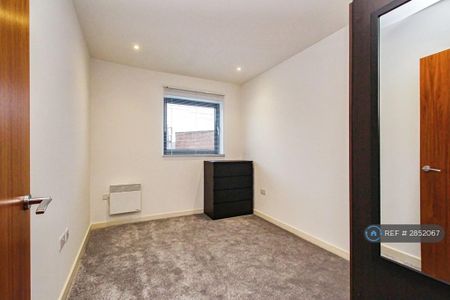 2 bedroom flat to rent - Photo 5