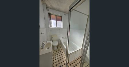 Neat and Tidy 2 Bedroom Unit - Photo 5