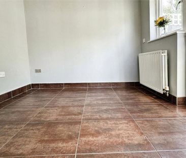 2 bedroom house to rent - Photo 2