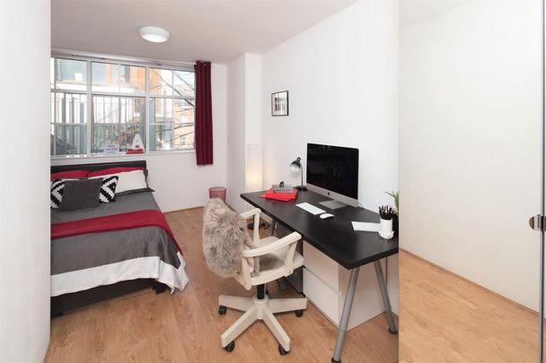 Studio to rent - Photo 1