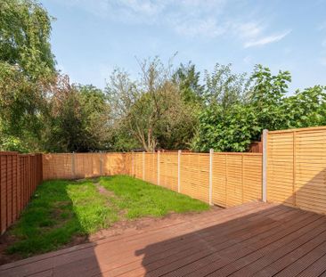 4 bedroom semi-detached house to rent - Photo 2