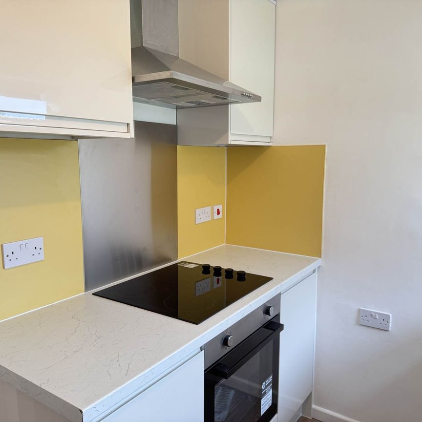 St Peters Crescent, Selsey - Photo 1