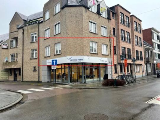 Gezellig ruim appartement met 2 slaapkamers en terrasje centrum Geel. - Photo 1