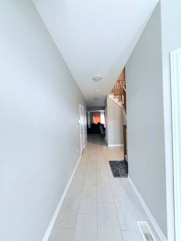 For Lease - 7185 Parsa Street, Niagara Falls, Ontario - Photo 2