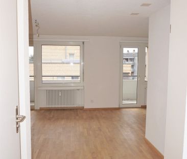 An Zentraler Lage moderne 1,5 Zimmer mit Waschmaschine/Tumbler und ... - Photo 1