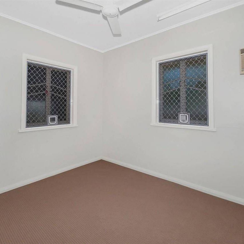 Unique 6 Bedroom Home - 3 Bay Shed - Large Block - Photo 1