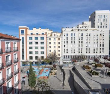 Apartamento de alquiler en Cuesta Santo Domingo, Palacio - Photo 6