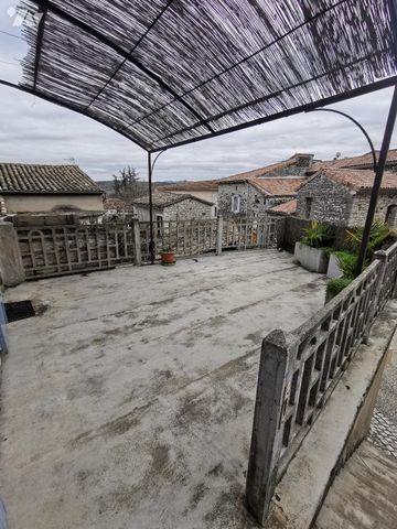 Sur la commune de LAVILLEDIEU (07) une maison de village de type 2 avec terrasse et garage. - Photo 4