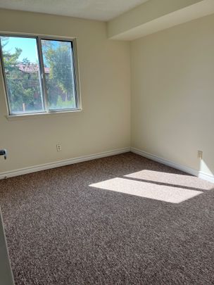 For Lease - 131 Edgehill Drive Unit# N11, Barrie, Ontario - Photo 1