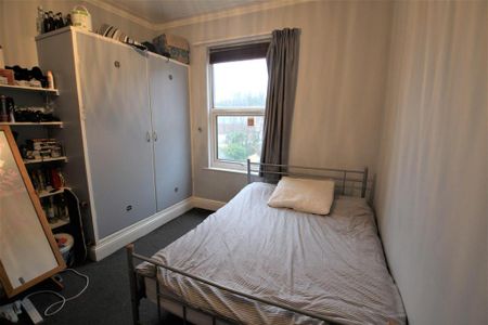 3 bedroom apartment to rent - Photo 3