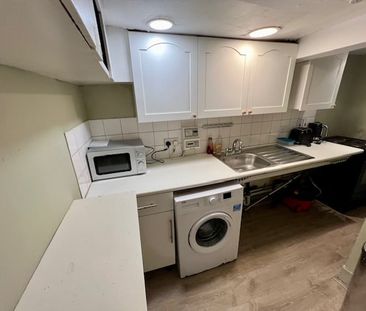 Bedsit, Holland Road, W14 - Photo 6