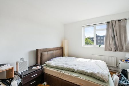 3 bedroom flat in Cromer Street - Photo 5