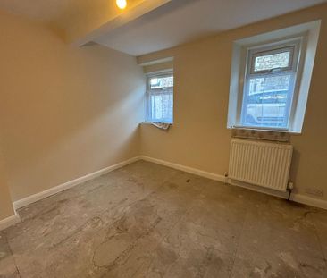 2 bedroom ground floor flat to rent - Photo 4