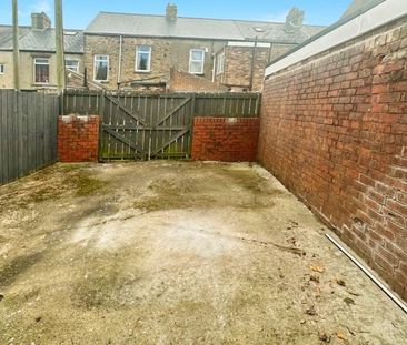 2 bedroom terraced house to rent - Photo 4