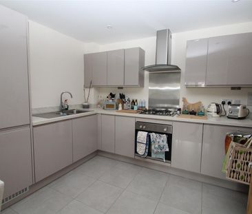 Queens Road, High Wycombe - Photo 5