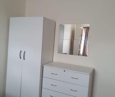 1 Bed Flat, Kings Court, E13 - Photo 3