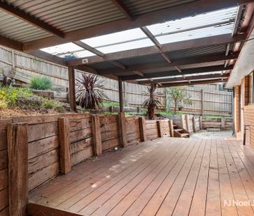 11 Landscape Drive, MOOROOLBARK - Photo 2