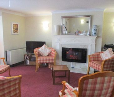 2 bedroom retirement property to rent - Photo 3