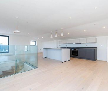 2 bedroom penthouse to rent - Photo 2